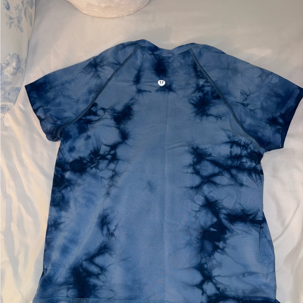lululemon athletica Blue Tie-Dye Short Sleeve Tee